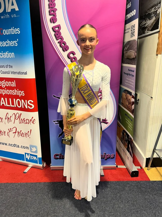 WORLD PERFORMER HEAT WINNER✨🏆

SIENNA LISTER what a star you are!!😭 Routine finished on Monday and you came out on top for your first EVER World Performer competiton🌟

@siennadancerx we are so so proud of you, keep being your sweet, humble, hard working self🖤

Choreographed by our talented @matthewflinderschoreography ❗️