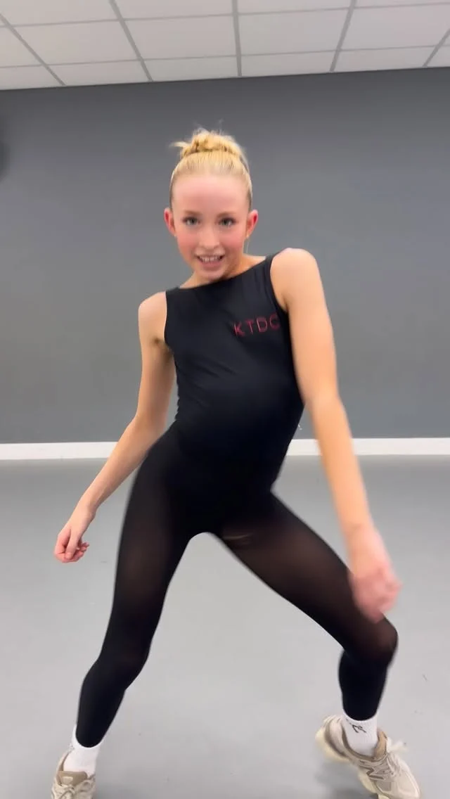 ‘THE ROOM WHERE IT HAPPENS’

^ perfect example of a dancer who dances for fun, stays in her own lane and is always cheering louder for others more then herself !

Keep being you, talented little star ✨

Choreo @staceyycorness ❗️

(the room is the KT studios by the way)
